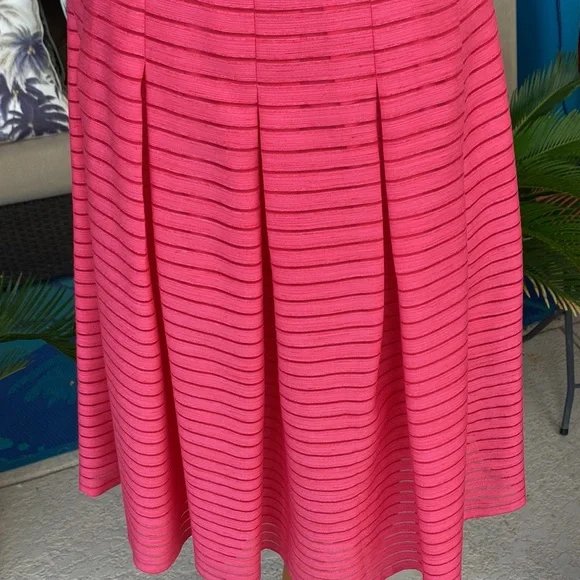 🌸🌸TOMMY HILFIGER PINK PLEATED MIDI DRESS🌸🌸 - Picture 4 of 4
